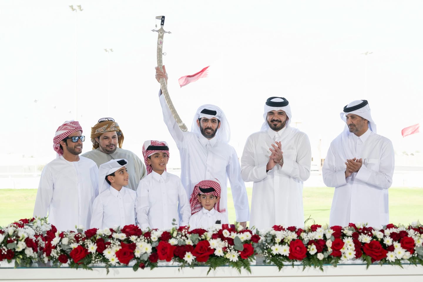 الشيخ جوعان بن حمد آل ثاني يتوّج المسند بسيف صاحب السمو الأمير الوالد 2026