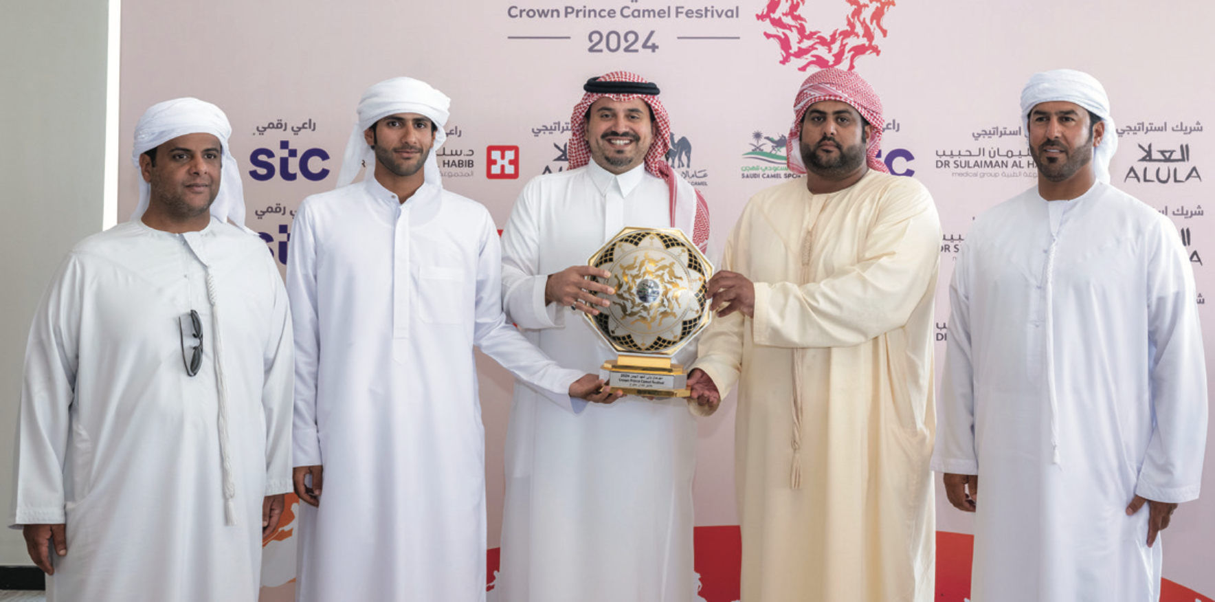 راشد بن محمد بن مروشد : تتلمذت علي يد الشيخ حمدان بن راشد وهو مدرسة استثنائية في عالم الهجن