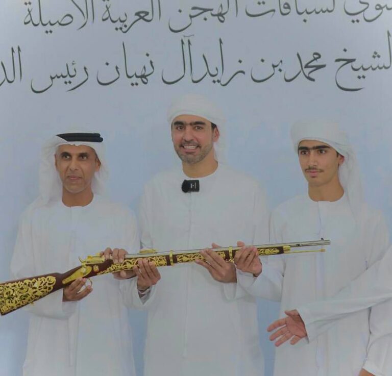 «الشاهينية» و«الباهي» يخطفان الأضواء في رموز اللقايا بـ «ختامي الوثبة» بحضور سلطان بن حمدان