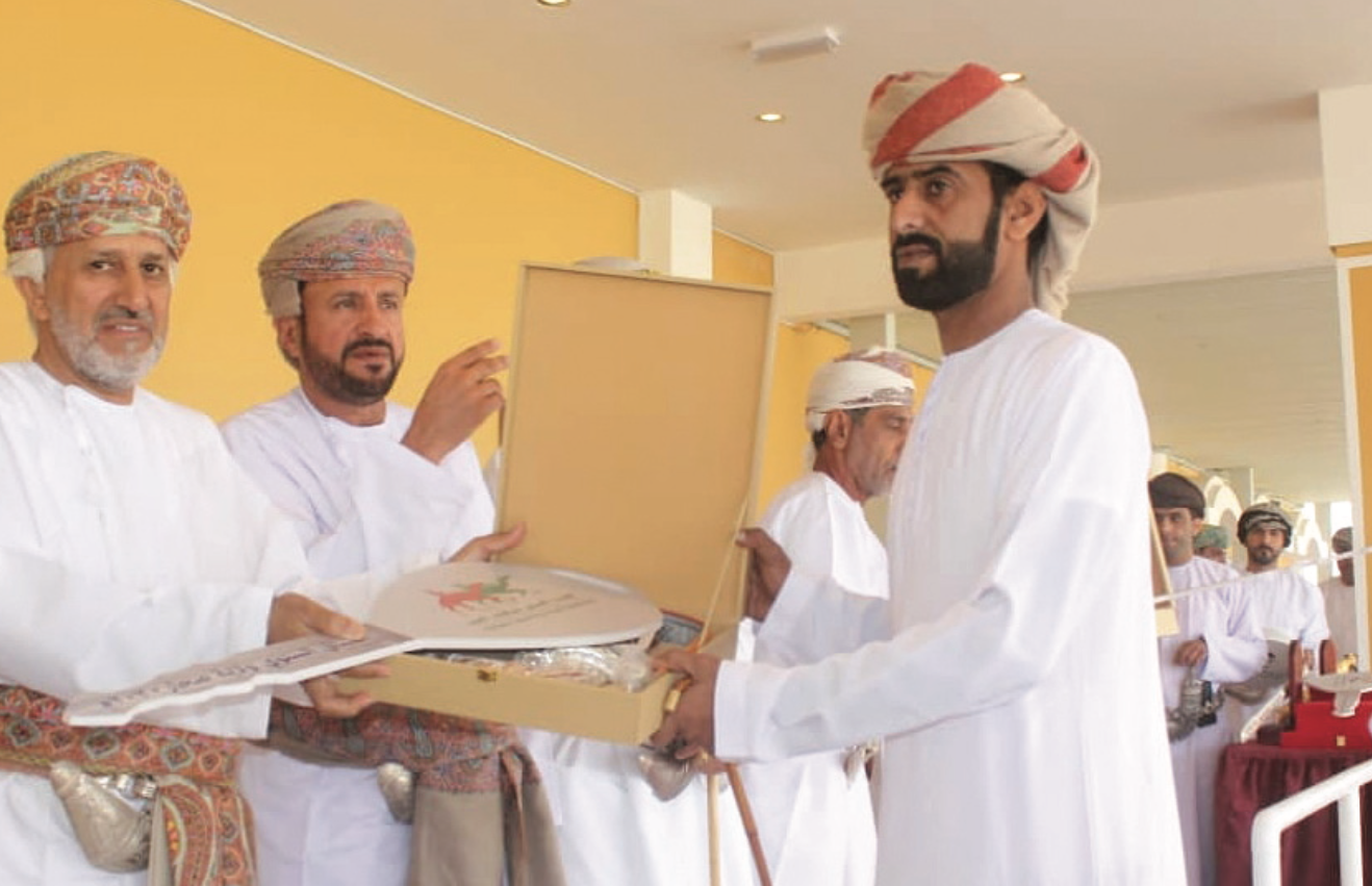 من الشيخ زايد إلى محمد بن زايد الإمارات في قلب رياضة الهجن الخليجية