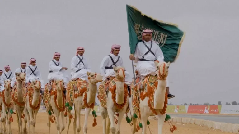 سباقات الهجن في السعودية.. خريطة ممتدة ومشهد رياضي يعانق التراث