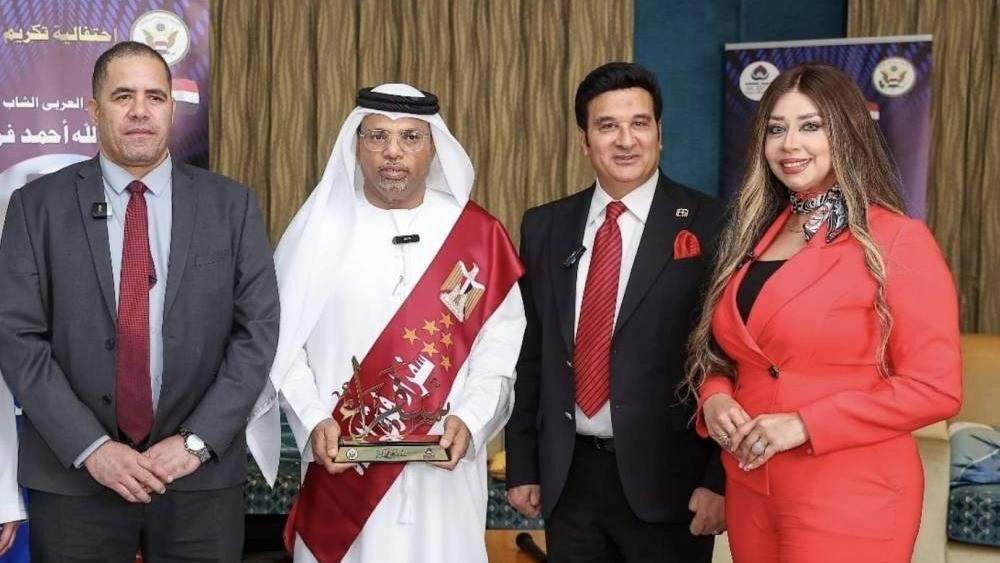 الأكاديمية العربية لفنون الإعلام تكرّم عبدالله فرج بلقب "سفير فوق العادة" تقديراً لإسهاماته في التسويق الرياضي وسباقات الهجن