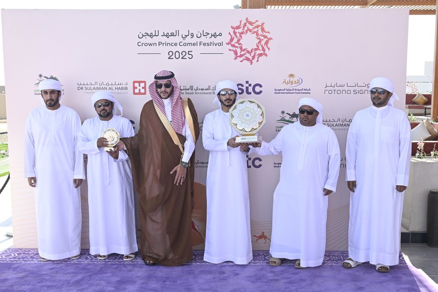 مانع الشامسي يخطف الأضواء في الطائف… تألق إماراتي بين عمالقة ملاك الهجن