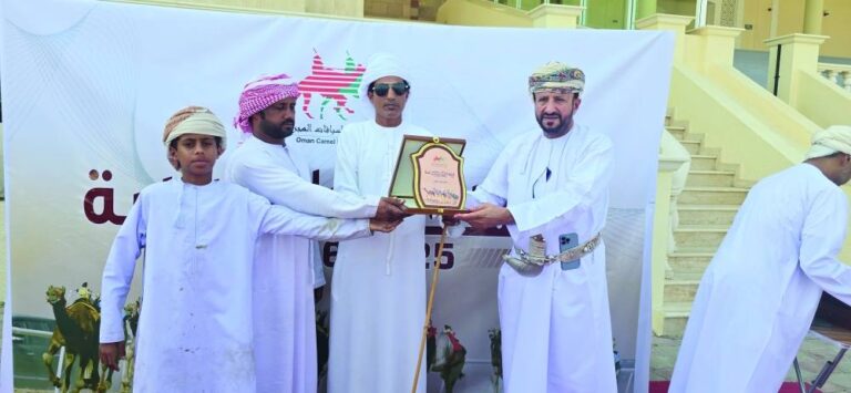 «راهية» و«العابرات» الأسرع 531 مطية تتنافس في انطلاقة سباقات الهجن الأهلية بميدان الفليج بعمان