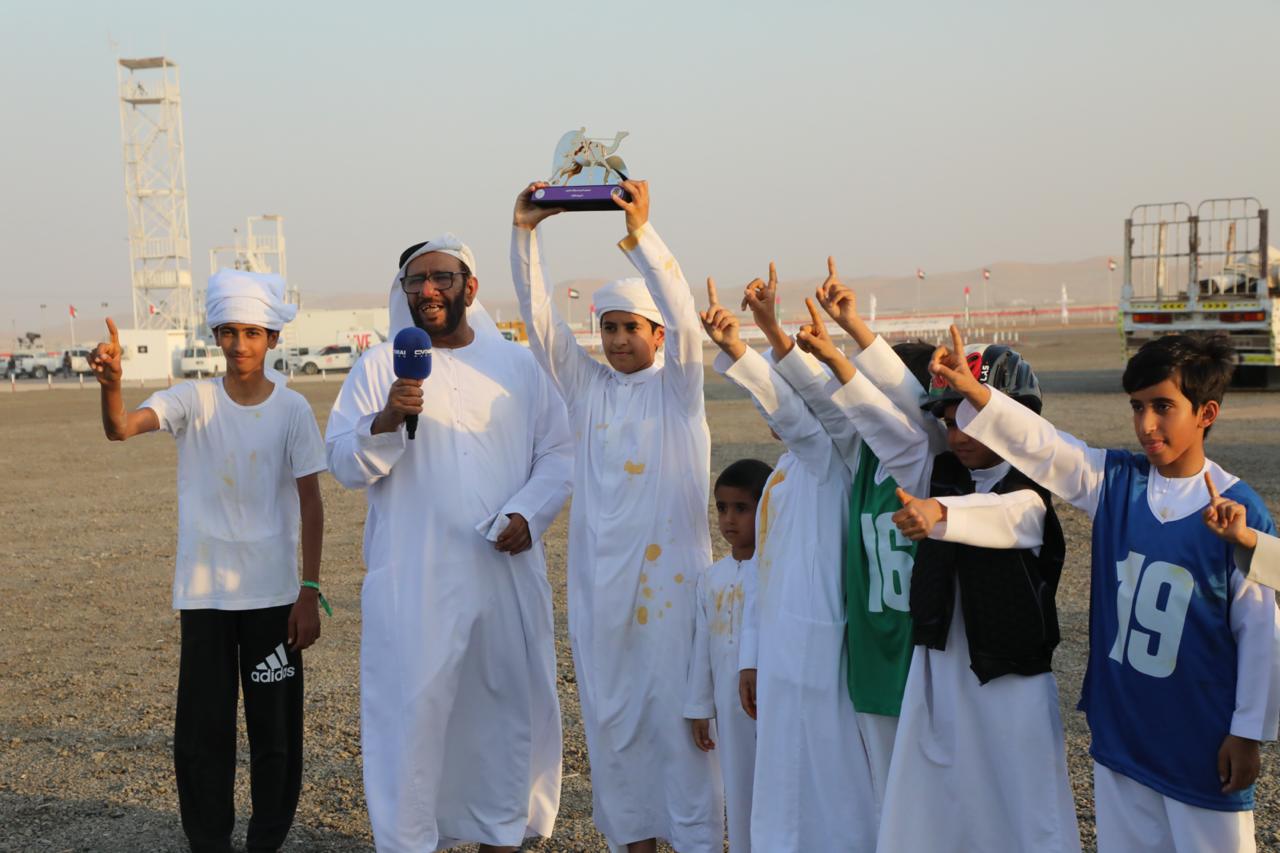 بطل الشوط الثانى .. محمد عمير الراشدي يرفع راية الفوز ويشيد بدعم الشيوخ في مهرجان العين التراثي