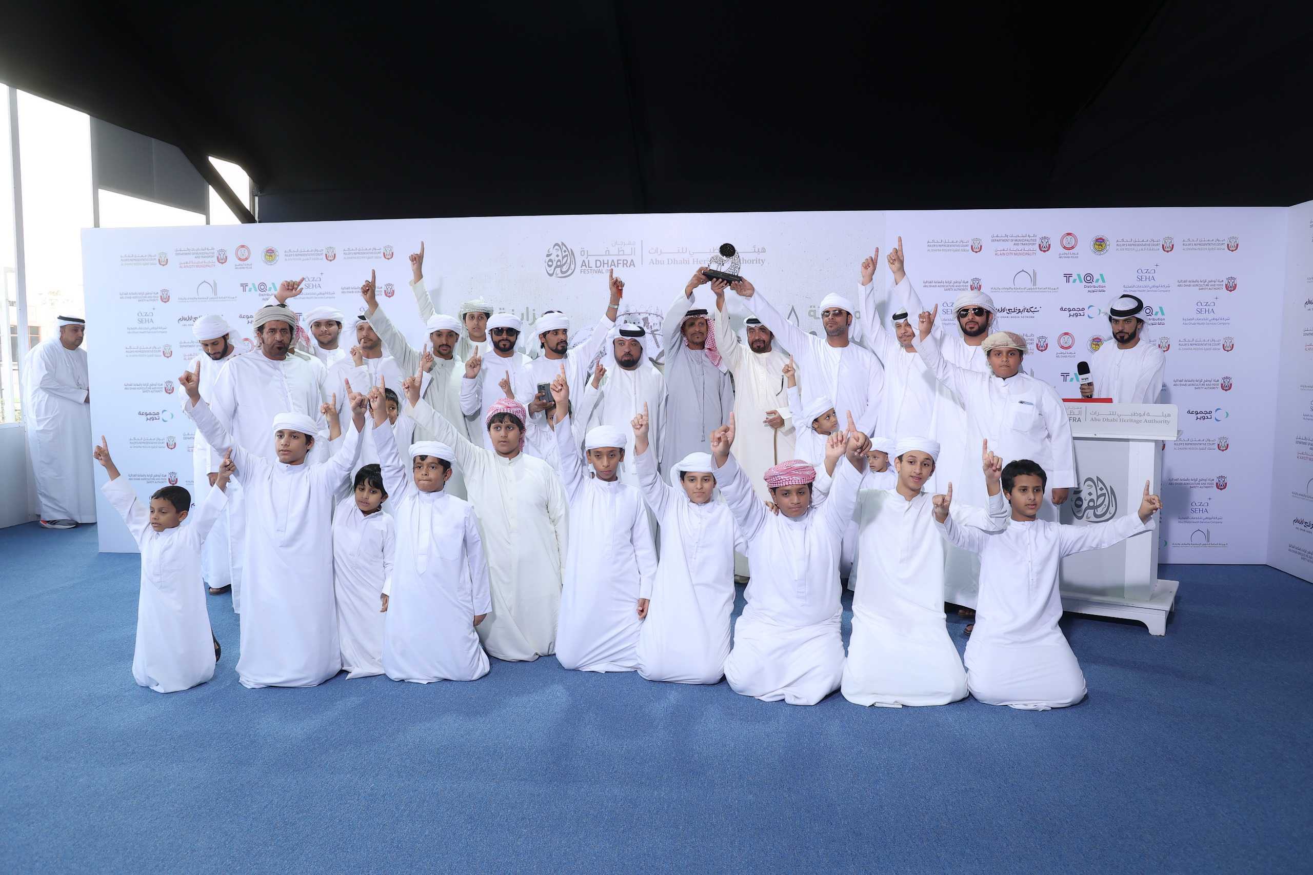 مزاينة سويحان بمهرجان الظفرة تتوج الفائزين في أشواط اللقايا