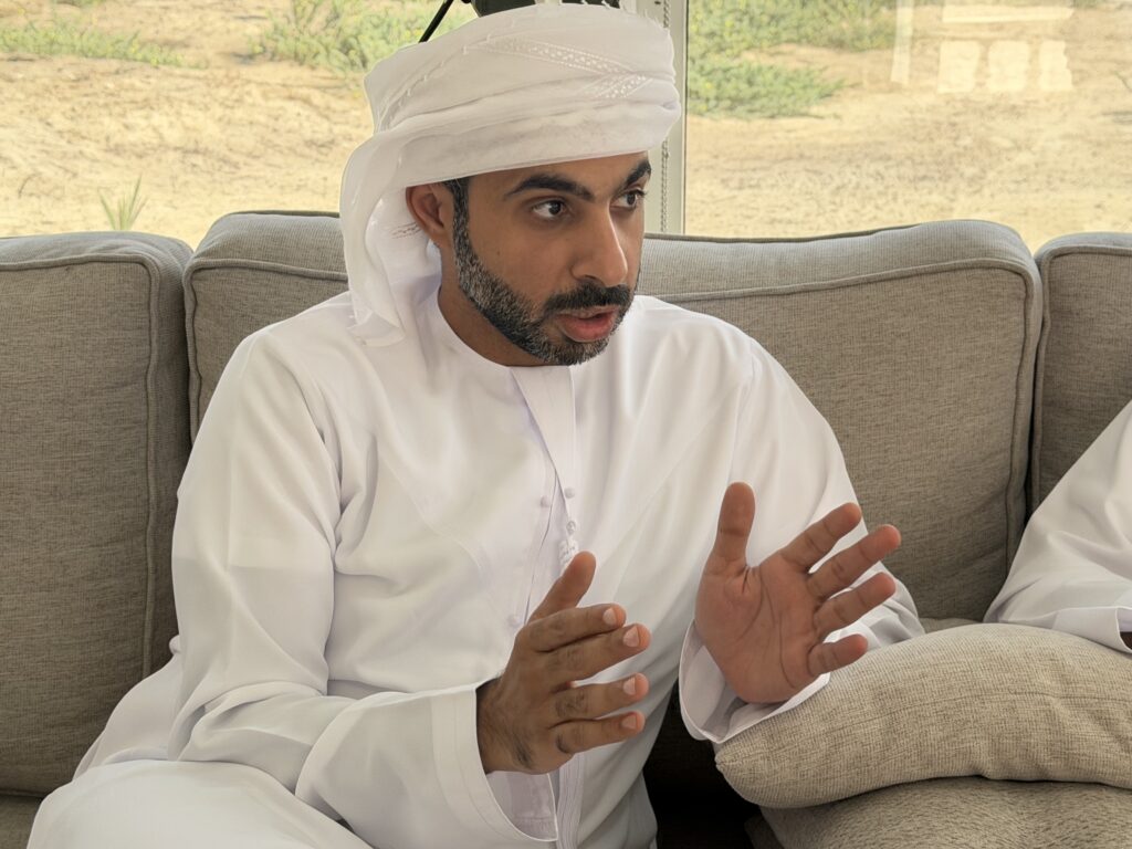 سهيل بن خليفة المزروعي: الموروث يتجدد بعز قيادتنا الرشيدة..مبادرات “الدم والكهرباء” التي غيّرت مجرى الركض ورفعت عدالة المنافسة