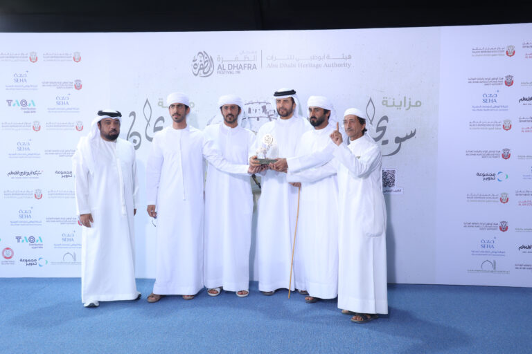 بعد فوز الشبهانه مالكها خميس المنصوري : دعم الشيوخ جعل «الظفرة» أقوى مهرجانات المزاين في الخليج