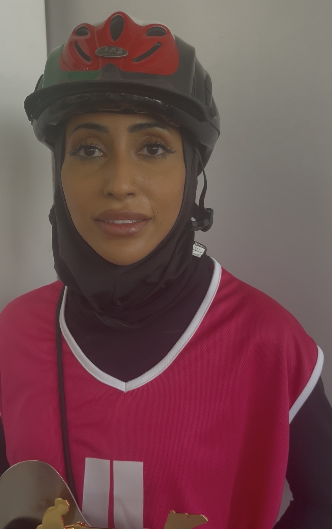 فاطمة العامري تروي قصة فوزها بثالث أشواط سباق العين التراثى .. وتبعث برسائل الإنتصار 