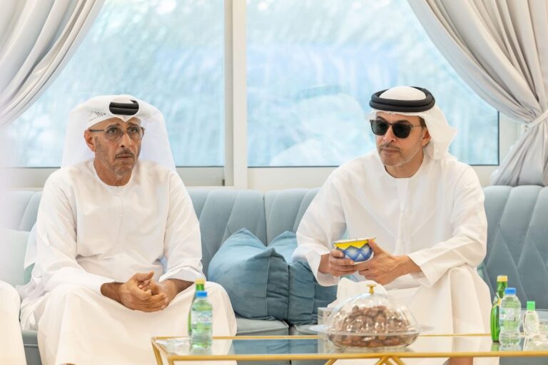 هزاع بن زايد يزور مطر حمد بن عميرة الشامسي .. دليل لـ “بن عميره” يخطف البندقيه و يبقيها في  ميدان الروضة