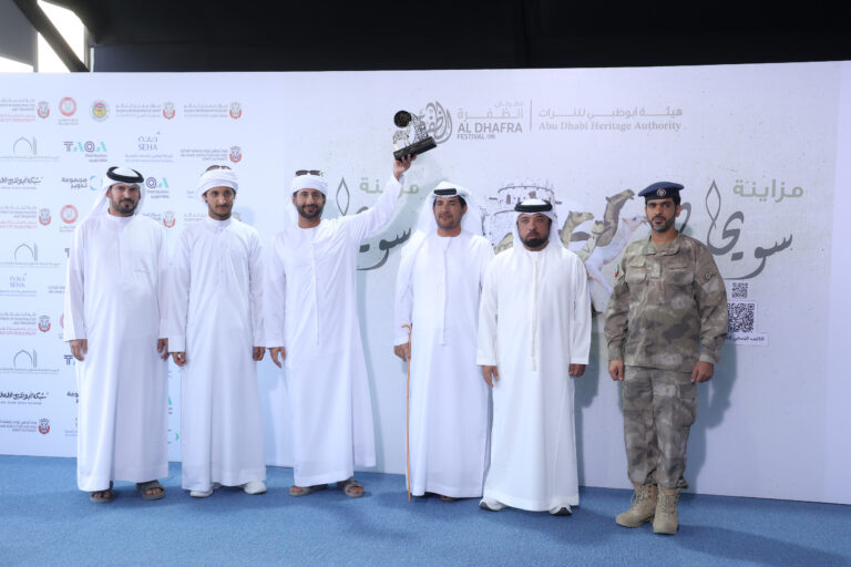 مزاينة سويحان بمهرجان الظفرة تكرم الجهات الداعمة وتتوج الفائزين في “الحول”