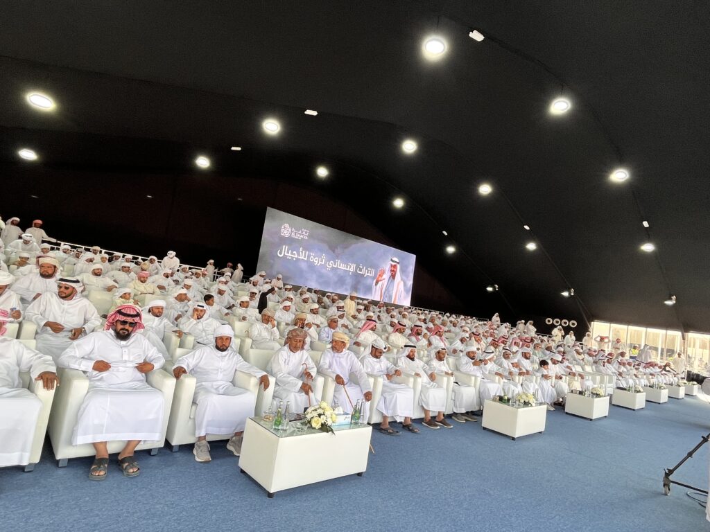 فرحة الجمهور لا تشبه سواها...سويحان تعيش أجمل لحظاتها في مهرجان الظفرة .. صور و فيديو