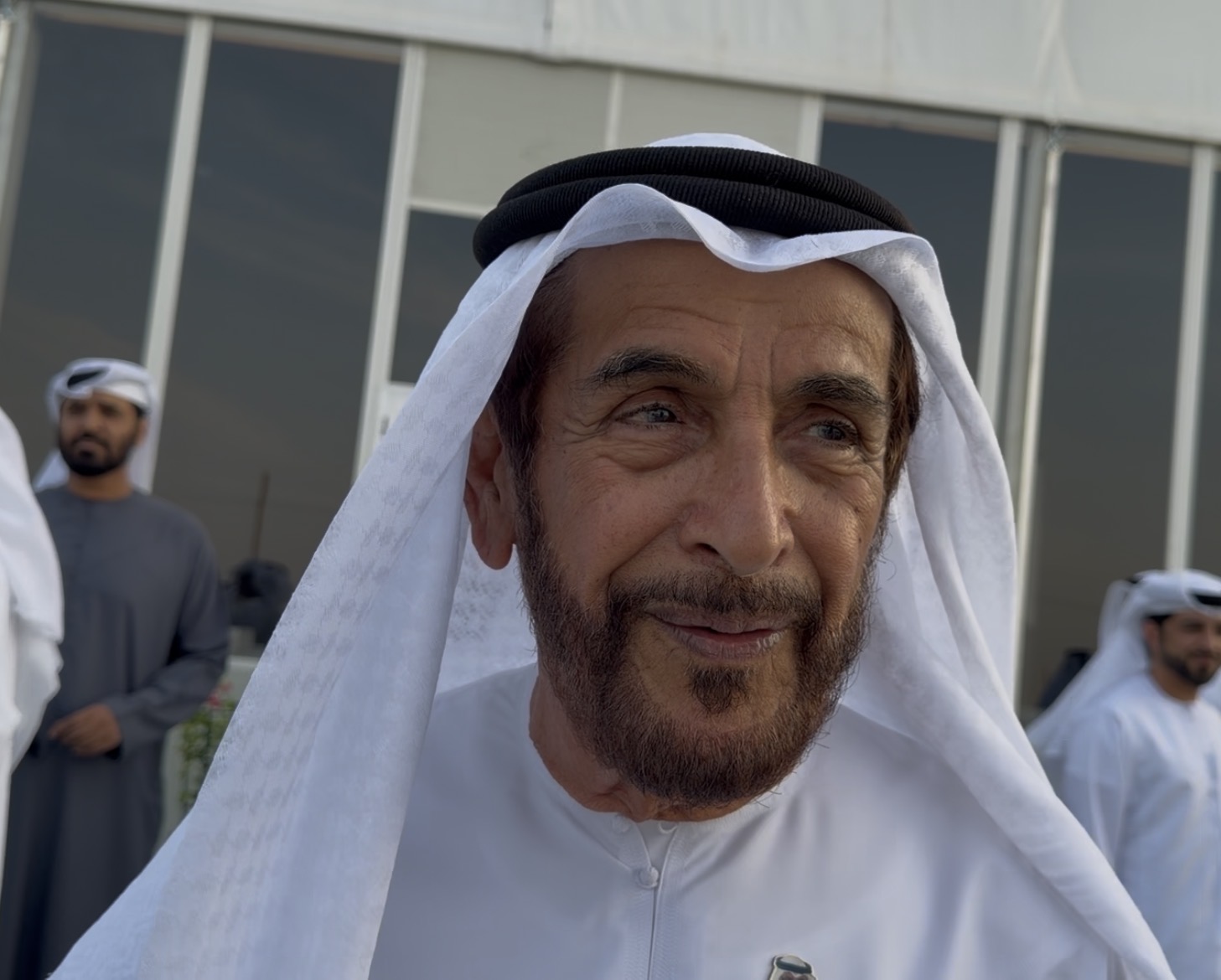 فرج بن حمودة الظاهري: «مزاينة رزين» صنعت تاريخاً للتراث.. ورفعت قيمة الإبل إلى ملايين بدعم القيادة