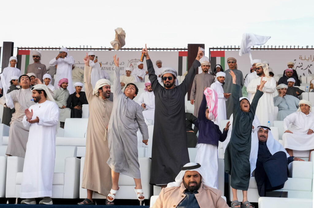 مزاينة مدينة زايد بمهرجان الظفرة تتوج الفائزين في سن الثنايا