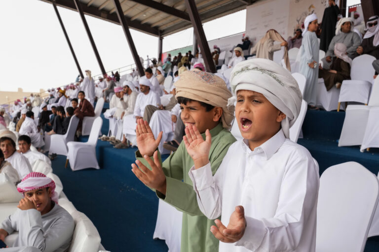 في مزاينة مدينة زايد… «الصيحة» سرّ الحضور والهيبة ولغة خفية بين الإبل وملّاكها