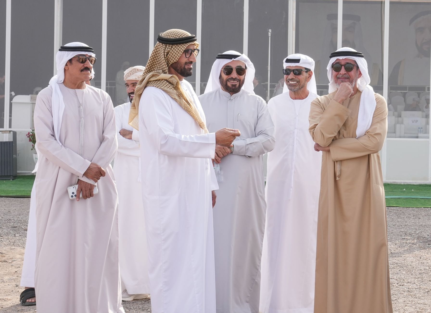 راشد بن حمدان بن محمد يزور مزانية الإبل في مهرجان محمد بن زايد لسباقات الهجن