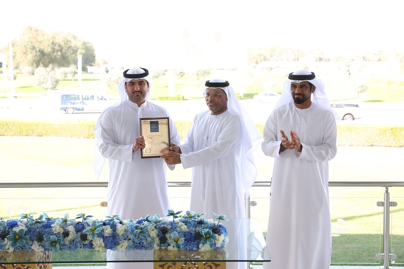 نادي دبي لسباقات الهجن يحصد جائزة التميّز في الرياضات التراثية من «MEA Business» الدولية